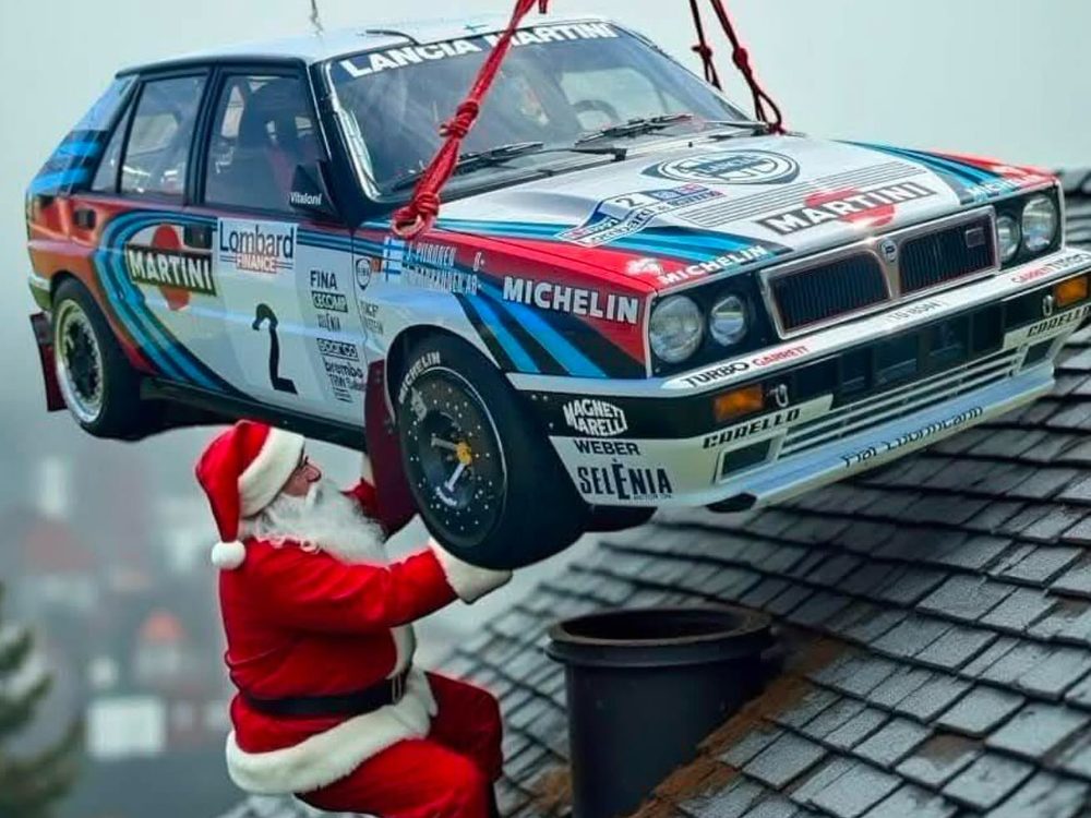 Състезателна Lancia Delta Integrale на платформа